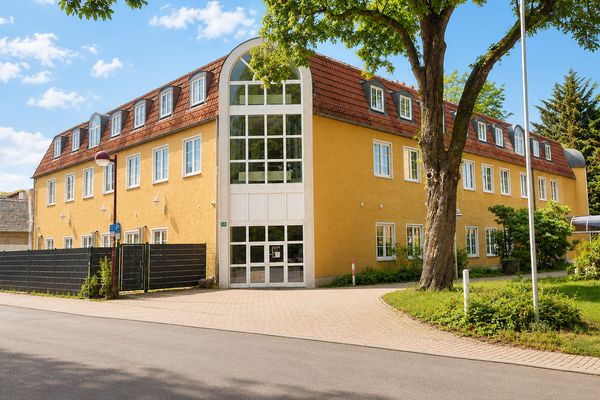 Wohnhaus mit 18 Wohneinheiten (ehemaliges Hotel ca. 69 Zimmer)