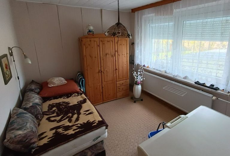 Einfamilienhaus mit Garage, 2000m² Grundstück, Stall, Werkstatt – 2. Kinderzimmer / Büro