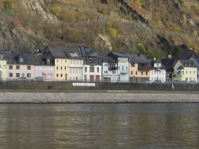 1. Linie am Rhein, Sonnenseite, Sankt Goarshausen Mittelhaus 145 QM – Lage 1. Linie