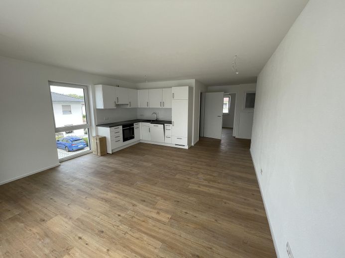 ***Moderne KfW-40 & QNG+ Neubauwohnung – Service-Wohnen mit Komfort & Sicherheit*** – Wohnen / Essen / Küche