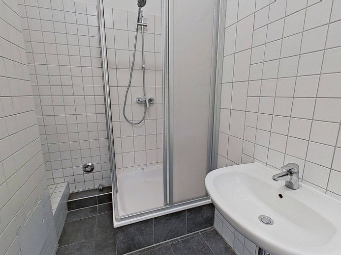 Charme automnal pour votre nouveau chez-vous - Emménagez, blottissez-vous et économisez sur le loyer hors charges : Spacieux appartement de 4 pièces avec BALCON ensoleillé – Duschbad