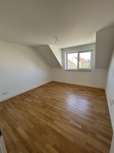 203 m² | Neubau 2021 | Garten | 2 Garagen | Wärmepumpe | Frensdorf – OG Zimmer 3