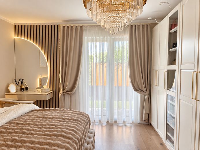 Winkelbungalow mit Sonnenterrasse und großzügigem Wohnambiente – Schlafzimmer 1