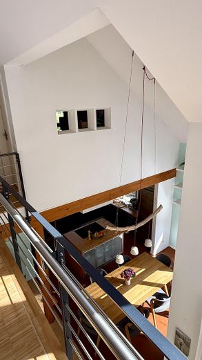 Світлий архітекторський будинок | 224 м² | 7 кімнат | A+ | Фотоелектрика та геотермальне опалення | без комісії – Flur/Galerie OG