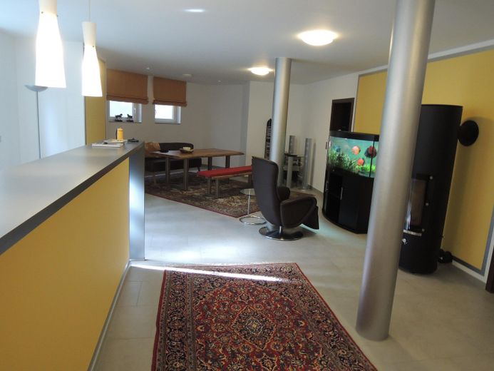 Modernes Zuhause – UG Blick vom Eingang
