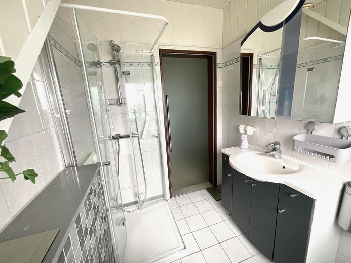 Bad  1. OG  mit Dusche