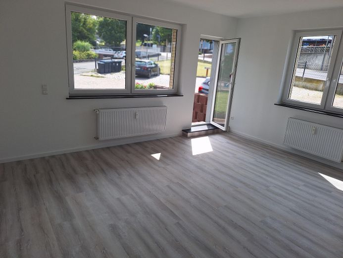 Erstbezug nach Renovierung - 3 Zimmer in Bad Nenndorf – Wohunzimmer