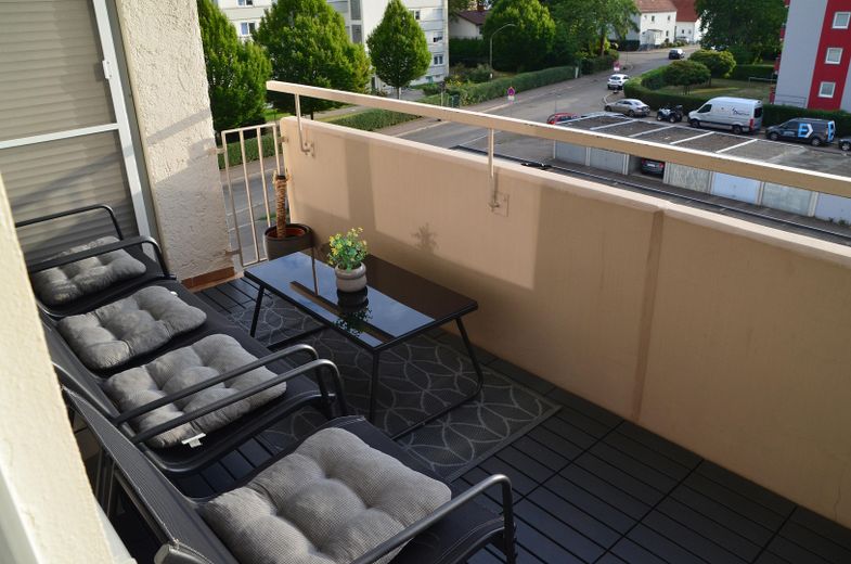 Provisionsfrei: Großzügige 4-Zimmer-Wohnung mit Balkon & Stellplatz in Neu-Ulm-Ludwigsfeld – Balkon