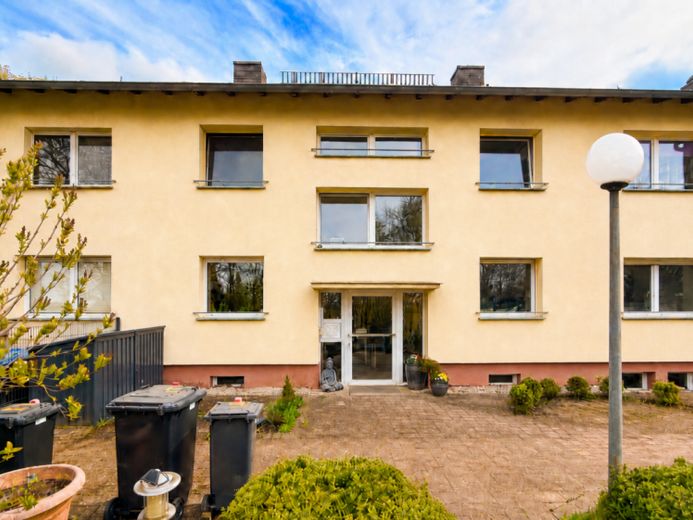 Appartamento di proprietà di 3 locali senza commissioni, con giardino privato e garage a Hermeskeil – Foto 1