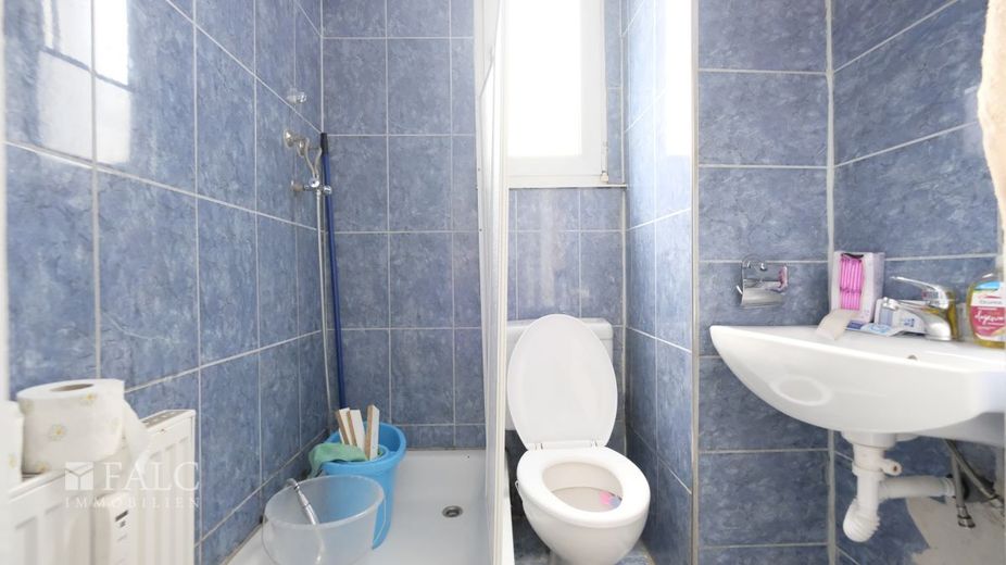 Renditeobjekt Marxloh - MFH mit 912 m² Wfl., sanierungsbedürftig – Bad/WC 1OG
