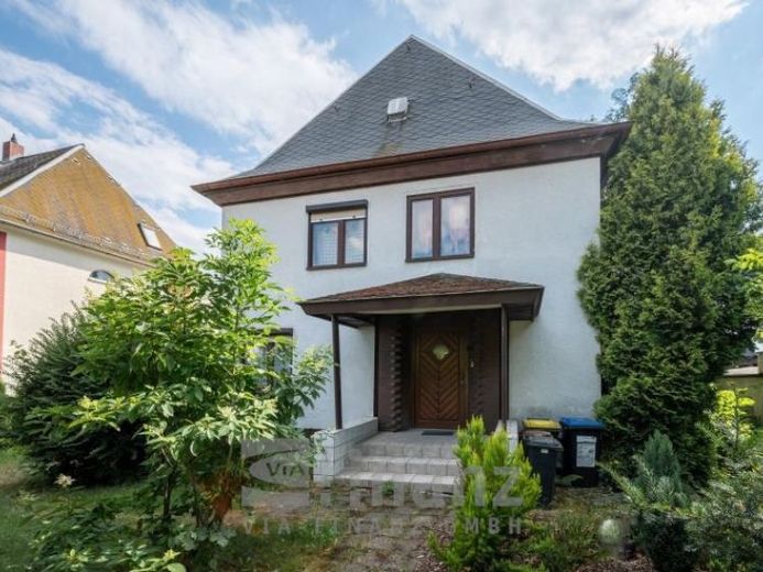 Einfamilienhaus in Chemnitz-Bernsdorf mit Garten & Garage – फोटो 1