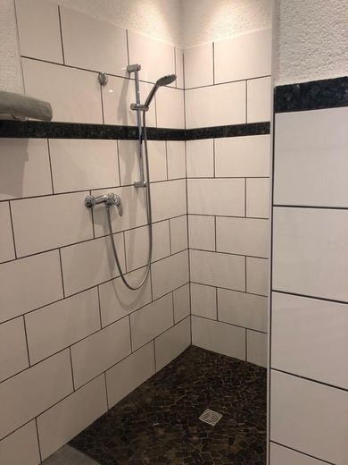 Bad Dusche