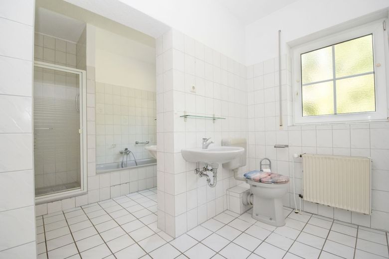 Großzügiges Einfamilienhaus mit Einliegerwohnung in ruhiger Sackgassenlage – Kastanienallee_07