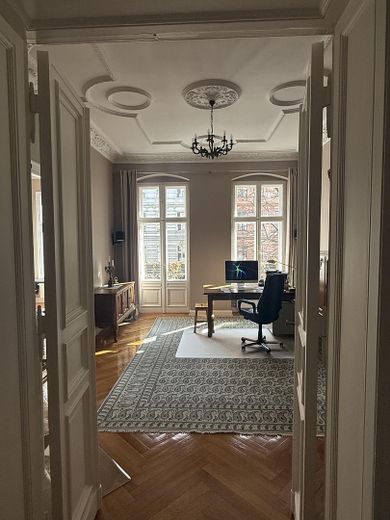 Repräsentative Altbauwohnung in zentraler Lage – Foto 5