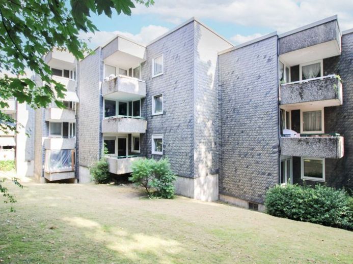 Gelişim fırsatları sunan yatırım – Remscheid'de iki çok aileli konut binası – Fotoğraf 1