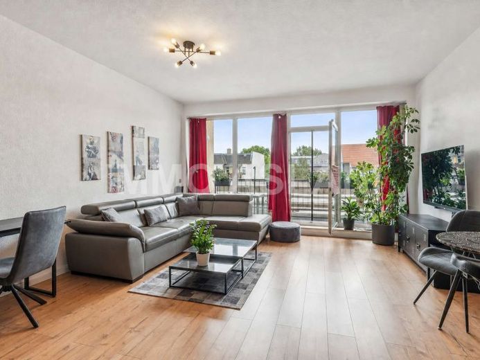 Vermietete 2-Zimmer-Wohnung in Leipzig-Plagwitz mit zwei Balkonen, Aufzug und TG-Stellplatz – Foto 1