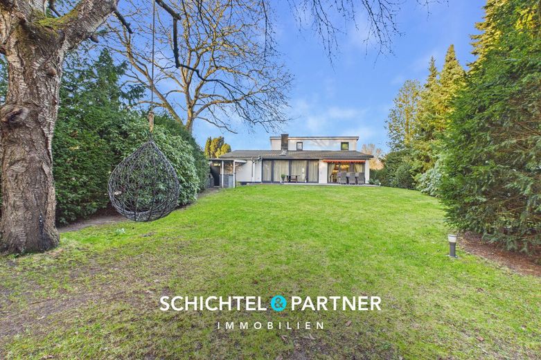 Osterholz | Hochwertig saniertes Einfamilienhaus mit großem Garten – S&amp;P | Rückansicht