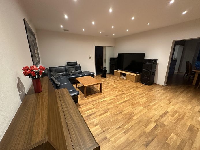 Wohnzimmer Blickrichtung Flur