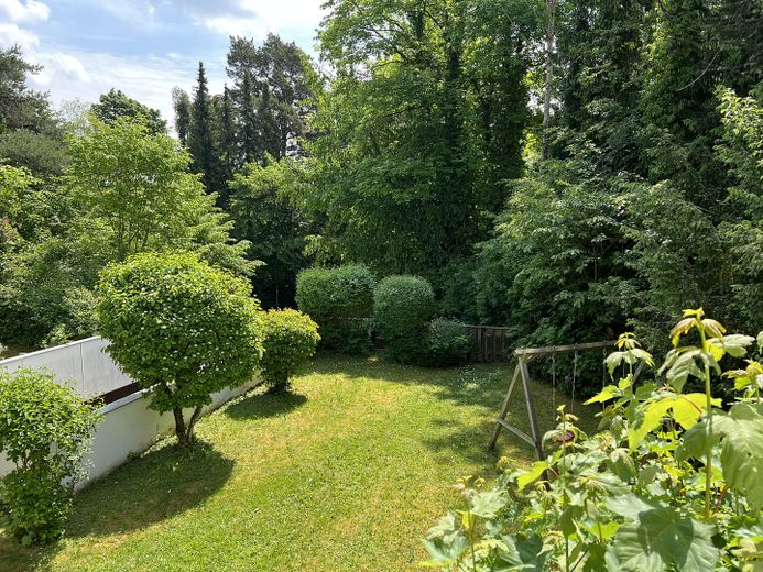 Geothermie - Pullach - helle, große Wohnung auf parkähnlichem Grundstück – Ausblick von Loggia