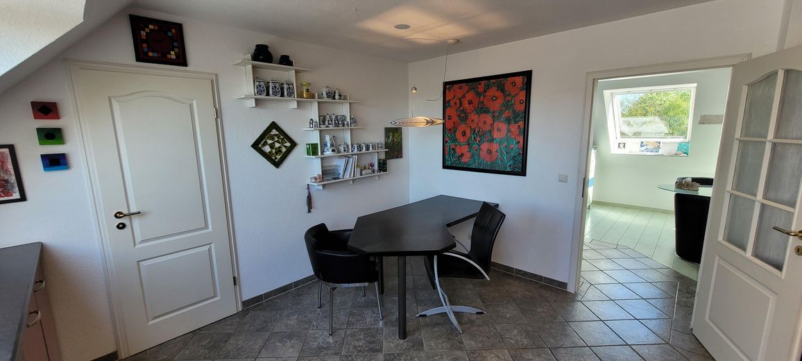 Küche mit Speisekammer