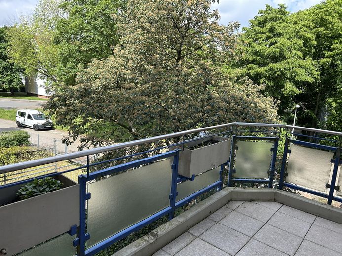 Penthouse tarzında tamamen yenilenmiş ve boş (kiralanmamış) – Balkon