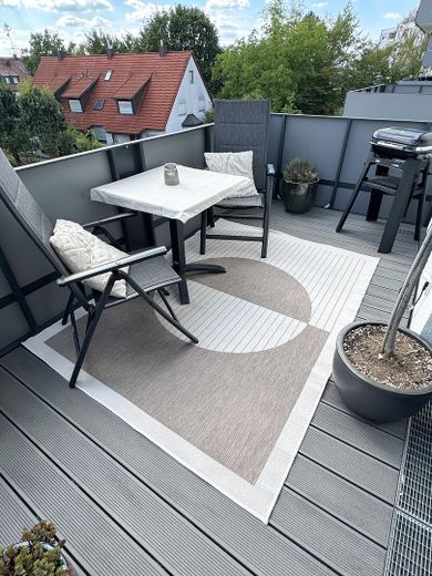 Exklusive 3-Zimmer-Wohnung in Fürth-Burgfarrnbach – hochwertige Küche, Balkon, Aufzug & TG – Balkon 2
