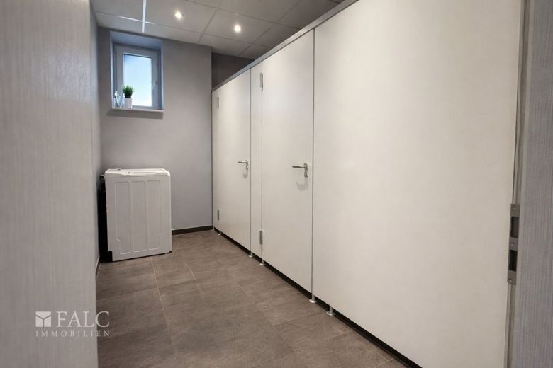 ***Attraktive Gewerbeeinheit mit flexibler Nutzung in Gadebusch*** – Damen WC