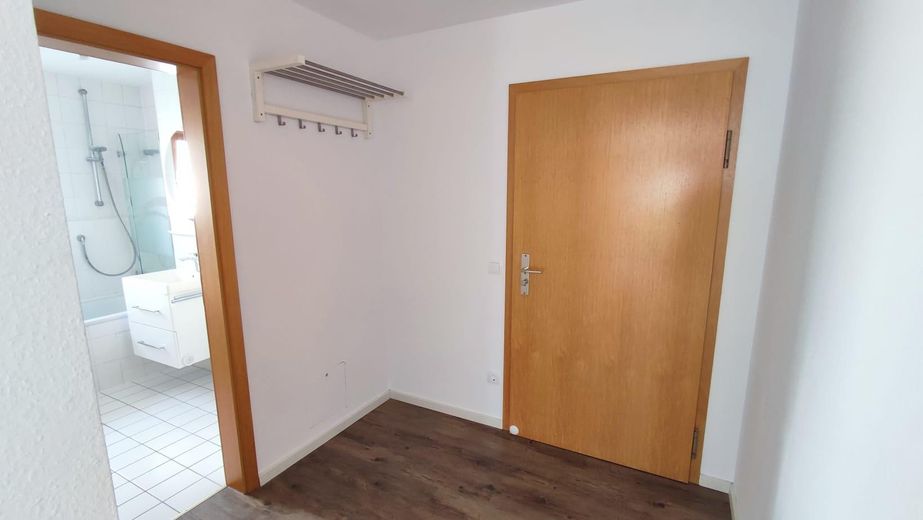Appartamento di 2,5 locali in zona residenziale tranquilla, vendita privata senza provvigione – Eingangsbereich