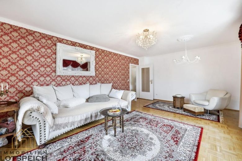 4-Zimmer Eigentumswohnung - Raum für Leben, Familie und Homeoffice – Wohnzimmer