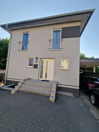 Wunderschöne Stadtvilla mit Einliegerwohnung z.B. direkt mit Mieteinnahmen starten! – Foto 1
