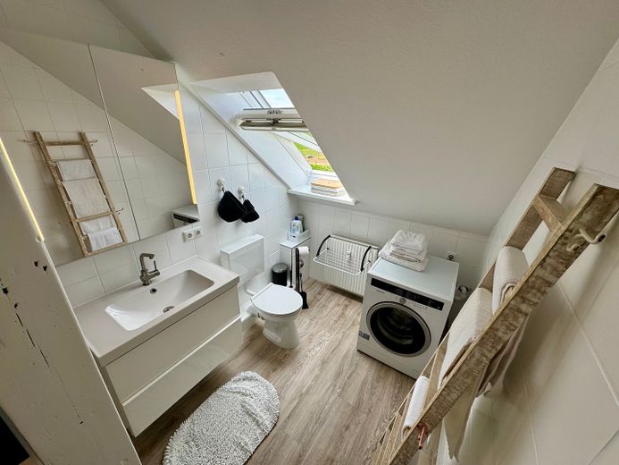 Bad mit Waschmaschiene Whg. 3