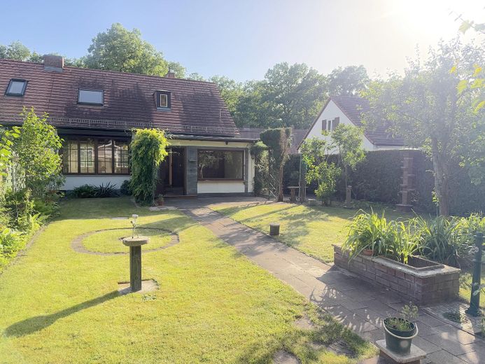 Gartenansicht Blick zum Haus