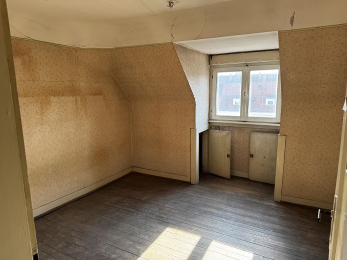 Dachgeschoss-Rohling (ca. 79 m²) zum Selbstausbau in der Südweststadt / + Ausbauoption im Dachspitz – Zimmer