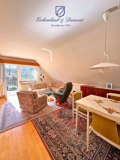 Freistehendes 1-2 Familienhaus in zentrums-und naturnaher Lage, sofort nutzbar – Wohn- &amp; Esszimmer OG