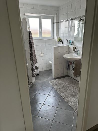 Casa bifamiliare senza provvigioni in posizione eccellente - periferia del paese, giardino, abitazione e eventualmente affitto – Bad EG