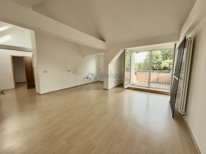 Gemütliche Dachgeschoss-Wohnung in zentraler Lage von Weimar – फोटो 1