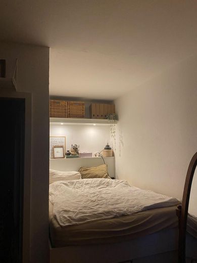 teilmöblierte 1 Zimmerwohnung mit Loggia und Einbauküche – Foto 5