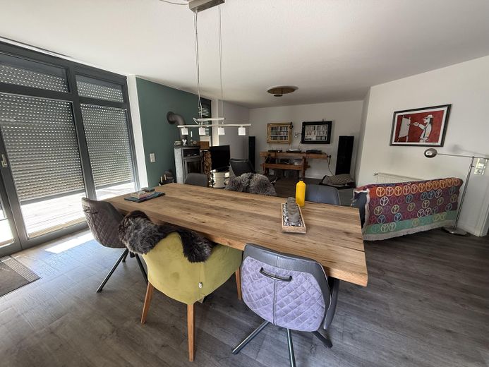 Jasne wnętrza na trzech poziomach – Wohnzimmer 