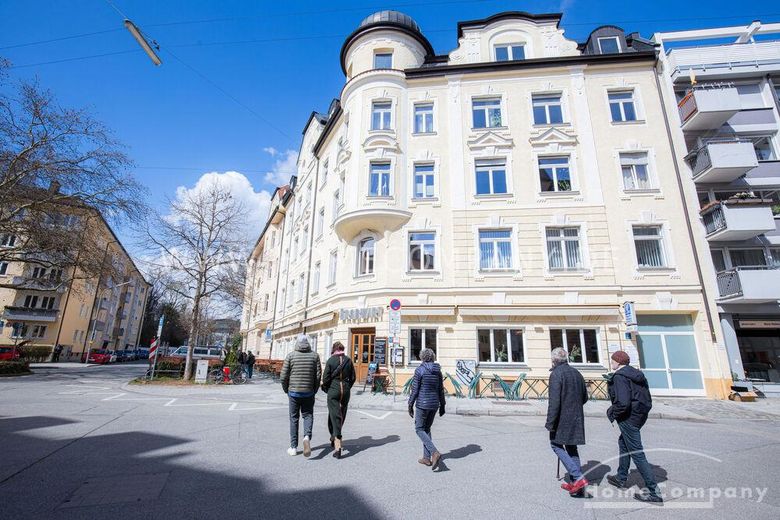 ***Attraktive, frisch renovierte und neu möblierte 2-Zimmer-Wohnung mit Balkon in München-Neuhausen – 32648c4f53d1d9e561bdcacacc2386f5cebf0bdc.jpg
