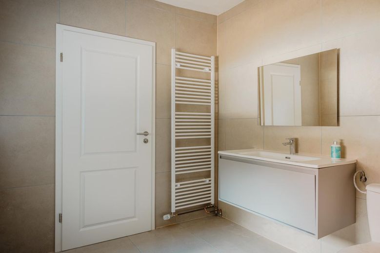 Erstbezug nach Sanierung: Wohnen mit Fachwerkcharme in Geesthacht – Badezimmer