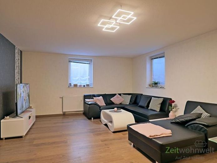 (EF0665_M) Erfurt: Klettbach, preiswerte möblierte 2-Zimmer-Wohnung mit echtem Kamin im Souterrain, WLAN inklusive – फोटो 1
