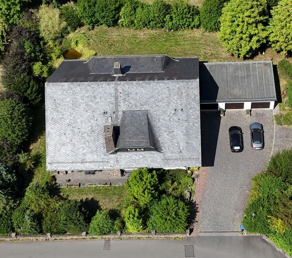 Viel Raum zum Leben: Riesige Landhausvilla in Neuhof/Fulda! – Luftaufnahme