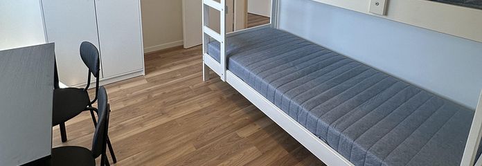 Zimmer 2 möbliert