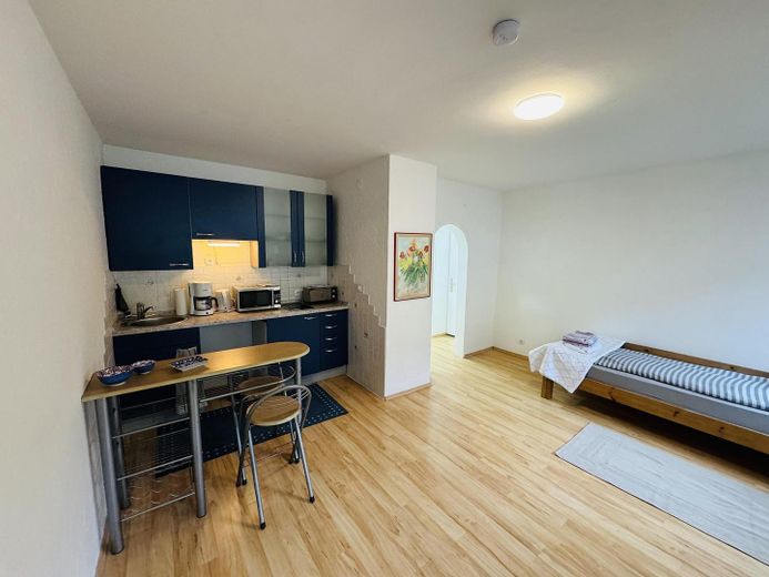 TOP Lage I 1-Zimmer-Wohnung I Sofort Frei – Wohnbereich mit Küche