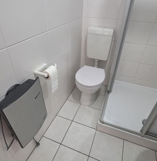 2 Zi.-Wohnung • Hell, modern & komfortabel • Ankommen und wohlfühlen – Komfortabele Dusche