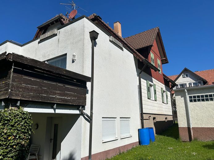 Zweifamilienhaus mit Potenzial: Eine Wohnung bezugsfertig, eine Wohnung zum gestalten und mit viel Raum für eigene Ideen – Foto 7