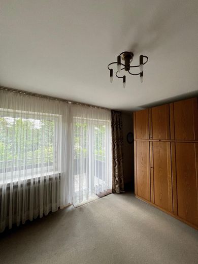 **Bonn-Röttgen - Charmantes Haus mit idyllischem Garten sucht neues Familienglück** - PRIVATVERKAUF – Schlafzimmer