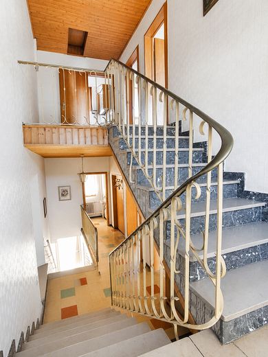 Una casa amata cerca persone per un futuro comune [da privato] – Treppenhaus Haus 1