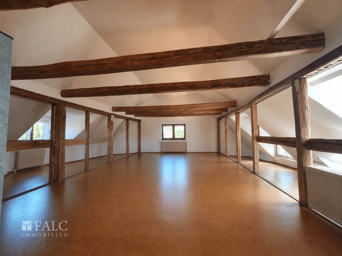 *Historisch und gemütlich mit viel Platz* - FALC Immobilien – DG Wohnzimmer