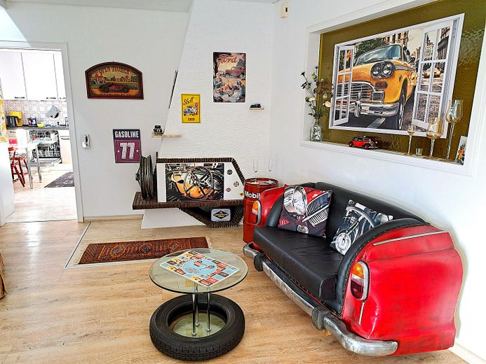 HAUS-SCHLUCHSEEBLICK: 3 Ferienwohnungen mit "Classic-Car-Ambiente" in Premiumlage (€ 1,1 Mio. +Inv.) – EG Autolounge